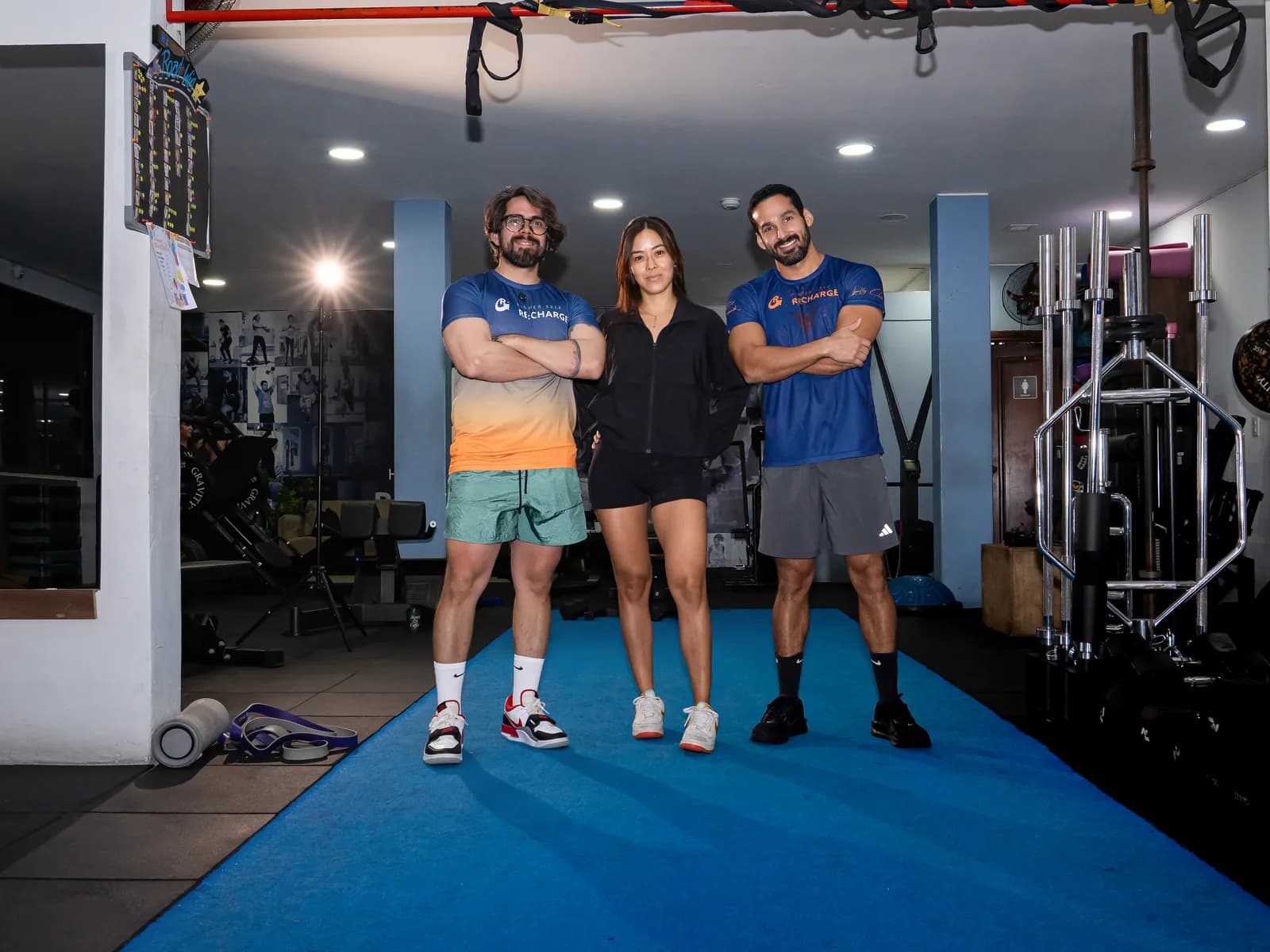 El equipo de coaches de ReCharge en el gym